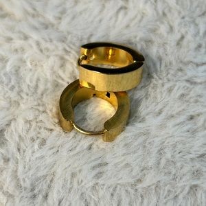 Huggie Earrings (+ one barbell set)